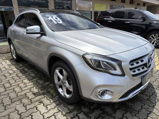 MERCEDES-BENZ GLA 200 1.6 CGI FLEX ENDURO 7G-DCT